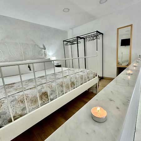 La Casa Di Elisa Apartment Napoli Bagian luar foto