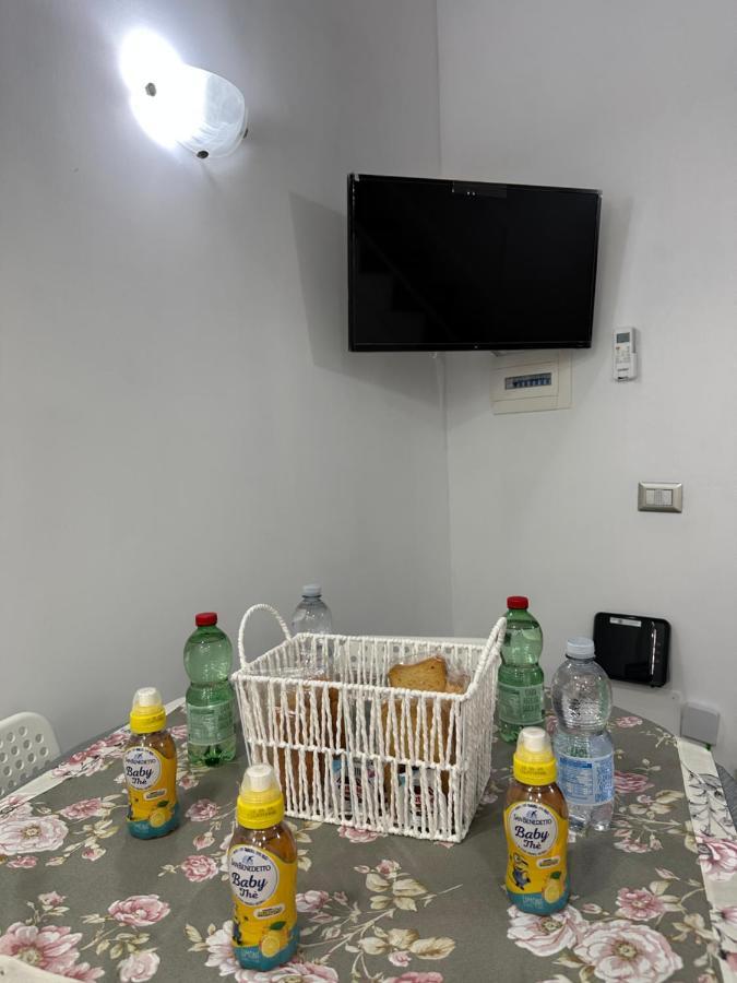 La Casa Di Elisa Apartment Napoli Bagian luar foto